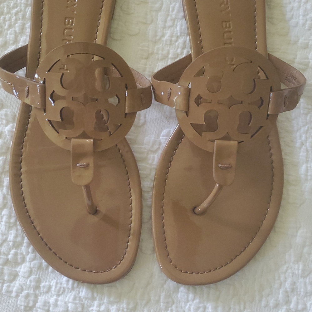 TORY BURCH MILLER SANDALS /SIZE:10 /COLOR:TAN /SHINY - Picture 3 of 14